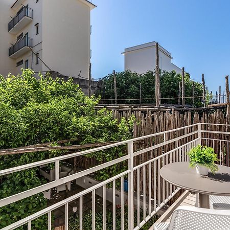 Diff'Rent Souls Rooms - Luxury Accomodation Сорренто Екстер'єр фото